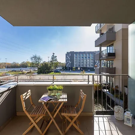 Modern With Parking Near Tauron Arena By Renters Apartament Kraków