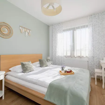 Modern With Parking Near Tauron Arena By Renters Apartament *