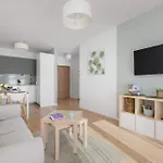 Modern With Parking Near Tauron Arena By Renters Apartmán